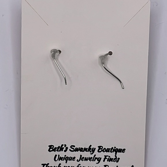 Cartoon Frog Drop Earrings - Picture 4 of 5